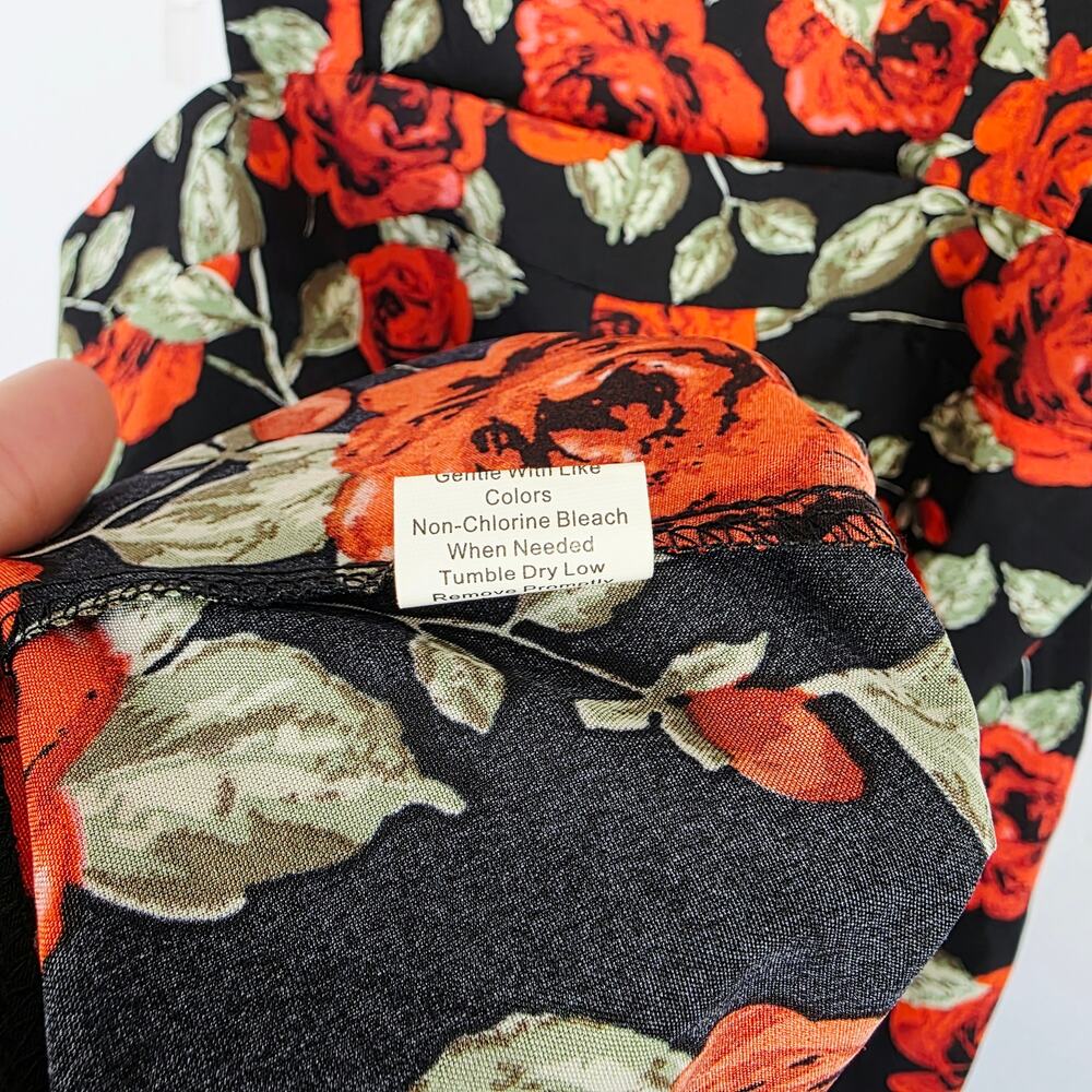 Pinafore Dress Size large Black Red Rose Floral Cottagecore Grunge Dark Romantic - Picture 10 of 15